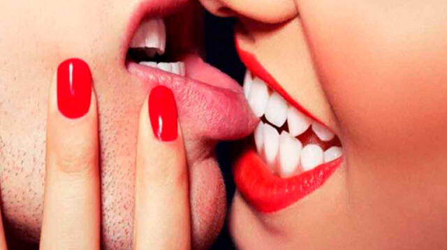 El beso con mordida tiene varios significados, pero, ante todo, brinda una sensación de intimidad
