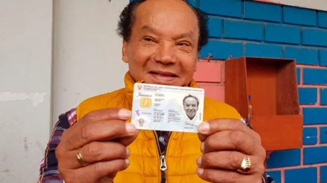 El artista tiene 82 años y no tiene obligación de votar, pero el cómico decide acudir a sufragar