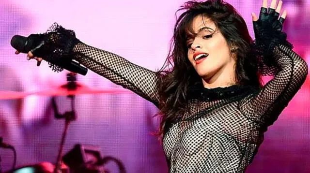 Camila Cabello resultó ganadora en la noche de los AMAS 