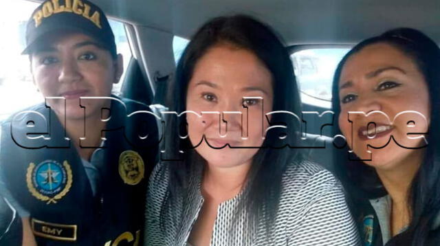 Keiko Fujimori se tomó selfie con policías 
