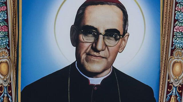Monseñor salvadoreño Oscar Romero asesinado en plena misa fue proclamado santo