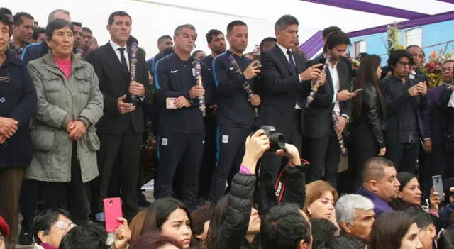Alianza Lima homenajeó al Cristo Moreno