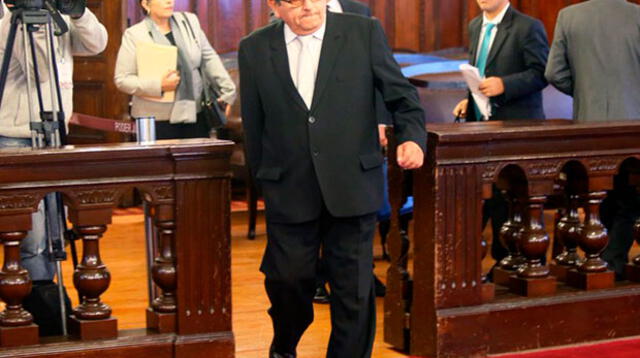 Poder Judicial dictó 18 meses de prisión preventiva contra ex consejero Julio Gutiérrez Pebe