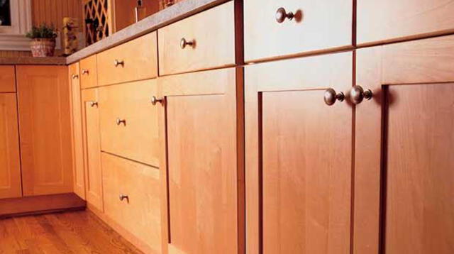 Transforma tu hogar renocando tus muebles y pisos de madera