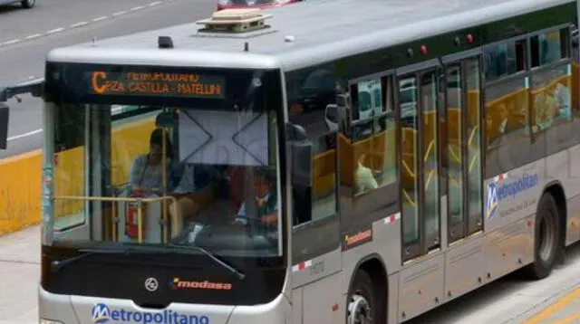 Bus de metropolitano impactó con reja 