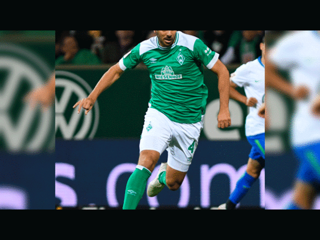 Claudio Pizarro viene de hacer dos goles consecutivos y sigue siendo el máximo goleador extranjero de la Primera División Alemana