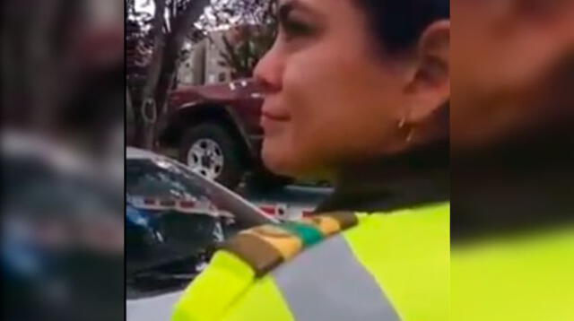 Video viral en Facebook muestra cómo la mujer intenta increpar a la persona que la estaba grabando