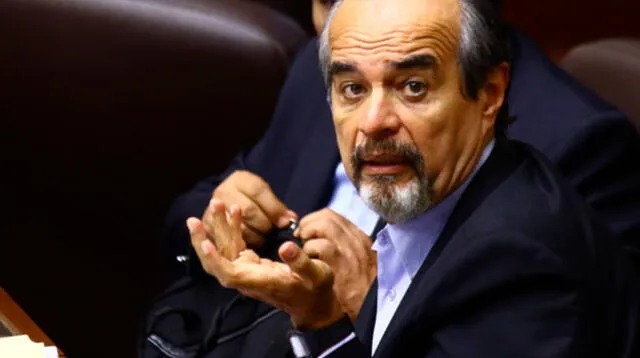 El congresista aprista Mauricio Mulder opinó sobre el pedido de asilo diplomatico de Alan García a Uriguay.