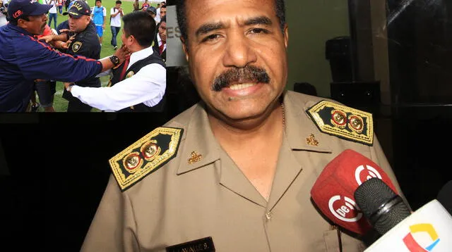 El comandante  General de la Policia Nacional Perú, José Lavalle