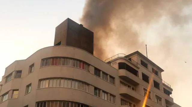 Cercado de Lima: se registra un voraz incendio en avenida La Colmena
