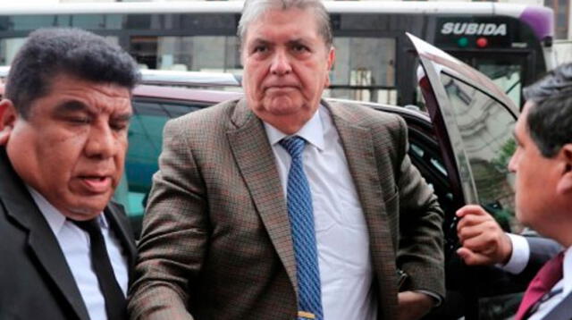 Alan García llegó a la Fiscalía para hablar sobre supuesto chuponeo    