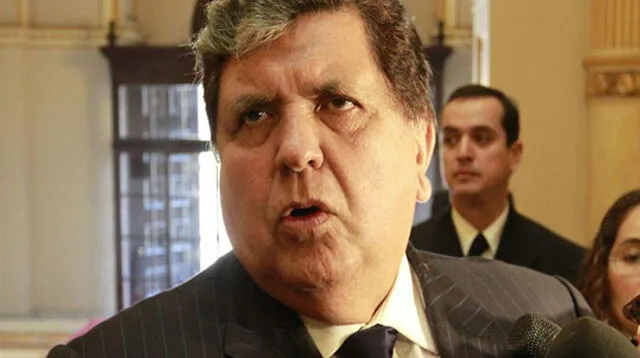 Alan García condecoró en el 2010 al exjuez César Hinsotroza