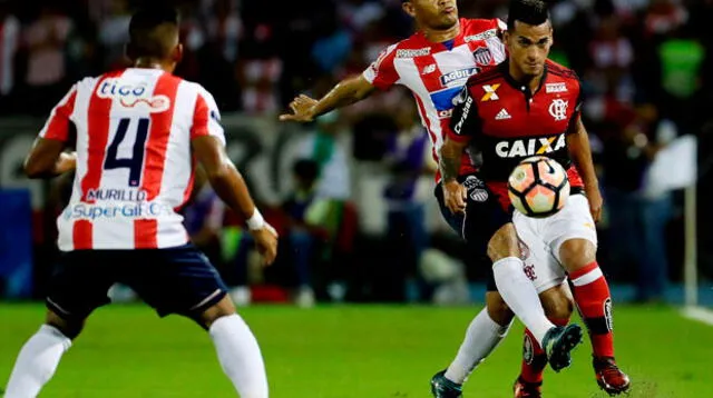 Tras estar dos temporadas en Flamengo, Trauco piensa emigrar al fútbol argentino. FOTO: EFE