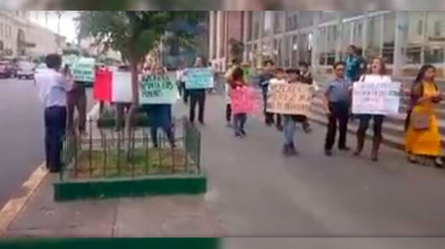 manifestantes llegaron al Ministerio Público