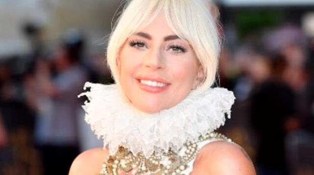  Lady Gaga llegó a los premios Globo de Oro 2019 con insólito vestido