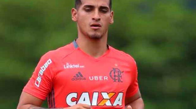 Flamengo pidió tres millones de dólares por Miguel Trauco