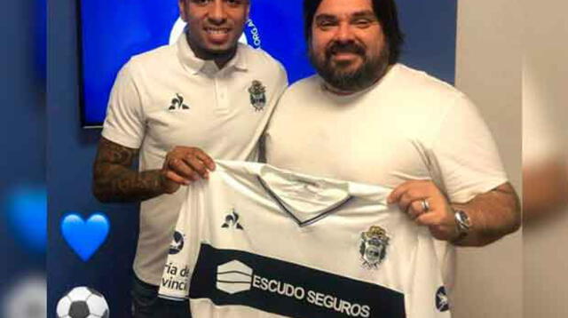 Alexi Gómez posó con camiseta de Gimnasia y Esgrima La Plata. Además, declaró como jugador del 'Lobo'