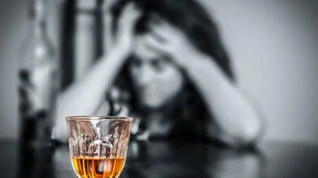 La ebriorexia es una patología que combina conductas de alcoholismo, anorexia y bulimia.