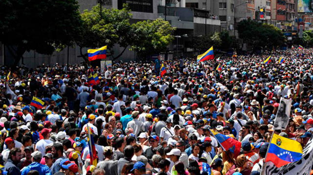 Multitudinarias protestas en Venezuela