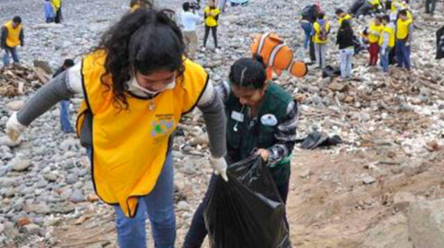 La Municipalidad convoca a los vecinos voluntarios que quieran limpiar las playas en Lurín