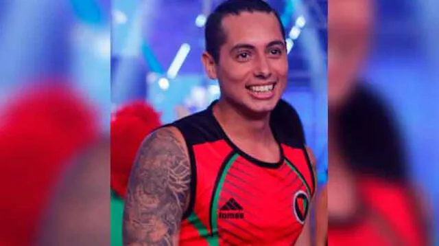 Patricio Quiñones se muestra muy feliz al lado de su pareja en redes sociales