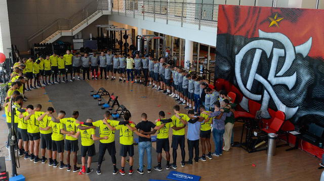 Flamengo rindió un homenaje póstumo a juveniles fallecidos