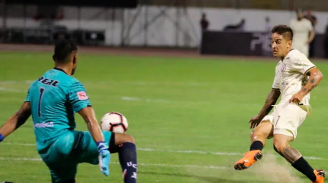 Alejandro Hohberg vence a Raúl Fernández y logra su primer gol con Universitario