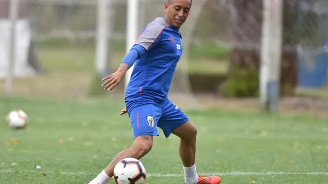 Cueva en plena práctica del Santos