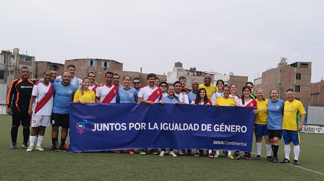 El fútbol promueve la campaña de igualdad de género