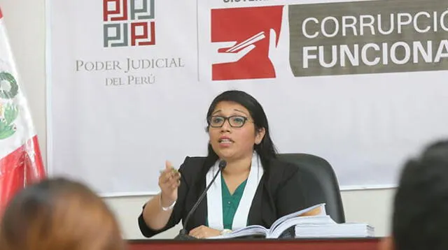 Designa a la jueza María Alvarez Camacho para que evalúe el acuerdo de colaboración eficaz firmado por Odebrecht y los fiscales peruanos