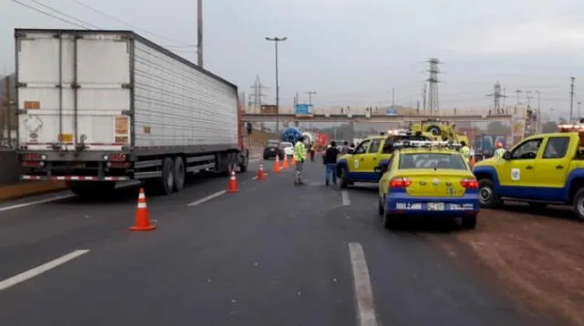 Gran congestión vehicular por cierre parcial de los carriles