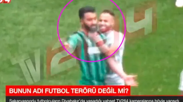 ¡Insólito! Futbolista quiso degollar a su rival en pleno partido en Turquía