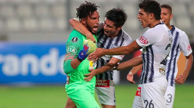 Pedro Gallese ataja penal ante River Plate