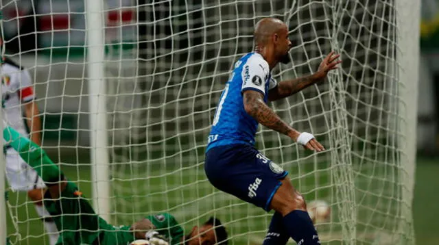 Felipe Melo anotó un gol , pero después debió ser expulsado. FOTO: EFE