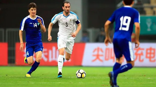 Godín feliz por la victoria y por llegar a los 125 partidos con su selección FOTO: EFE