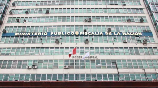 Controlaron incendio en la sede del Ministerio Público en el Cercado de Lima