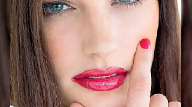 Los labiales rojos son perfectos para ojos azules, verdes y castaños