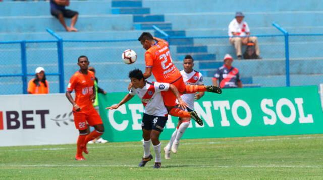 Al final del partido Municipal ganó en Huacho con tanto de Larrauri FOTO: LIBERO