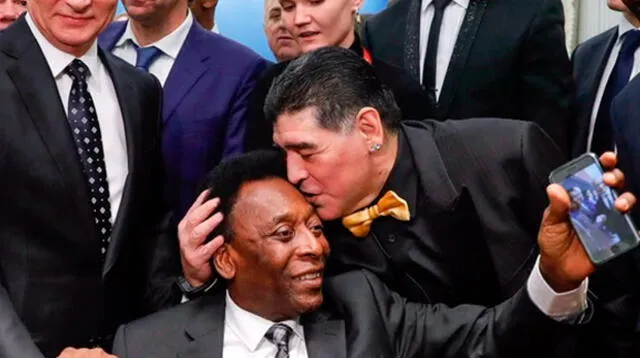 Maradona comparte foto histórica con Pelé y le envía emotivo mensaje tras su estado de salud