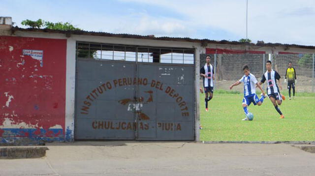 El estadio  Miguel García Estévez estuvo cerrado con candado