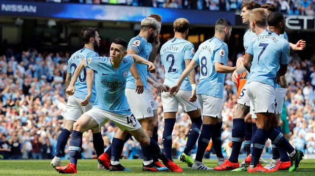 Phil Foden celebra su gol ante el Tottenham