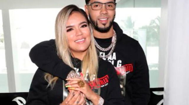 Karol G reveló que se encuentra bastante feliz por trabajar con su novio Anuel AA