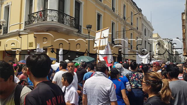 Comerciantes de Mesa Redonda se reunieron con presidente del Congreso