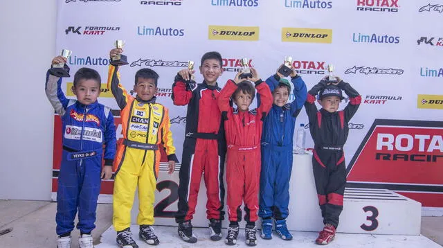 Shimabukuro junto a otros talentos en el  Campeonato Nacional Rotax Max Challengue 