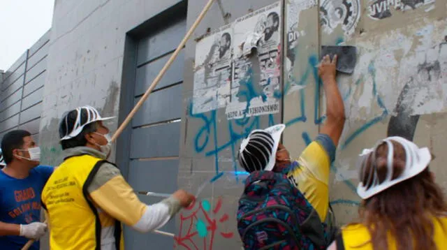 Condenados con trabajos comunitarios limpiaron y pintaron el colegio nacional Pedro Alabarthe de La Victoria 