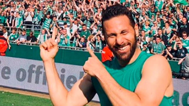 Claudio Pizarro tras renovar con Werder Bremen: "Yo soy leyenda"