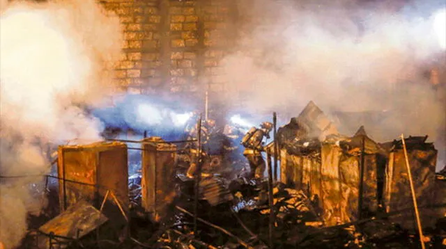 Bomberos controlaron el incendio después de dos horas