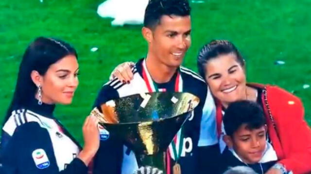 Cristiano Ronaldo le da fuerte golpe a su hijo en la celebración de Juventus