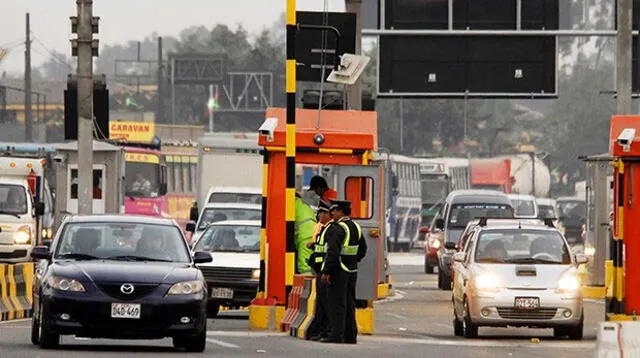 Piden suspender peajes