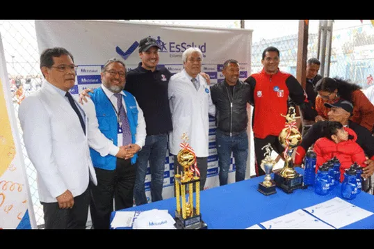 más de un centenar de personas con discapacidad participaron de un torneo organizado por el Seguro Social de Salud (EsSalud) en La Victoria.